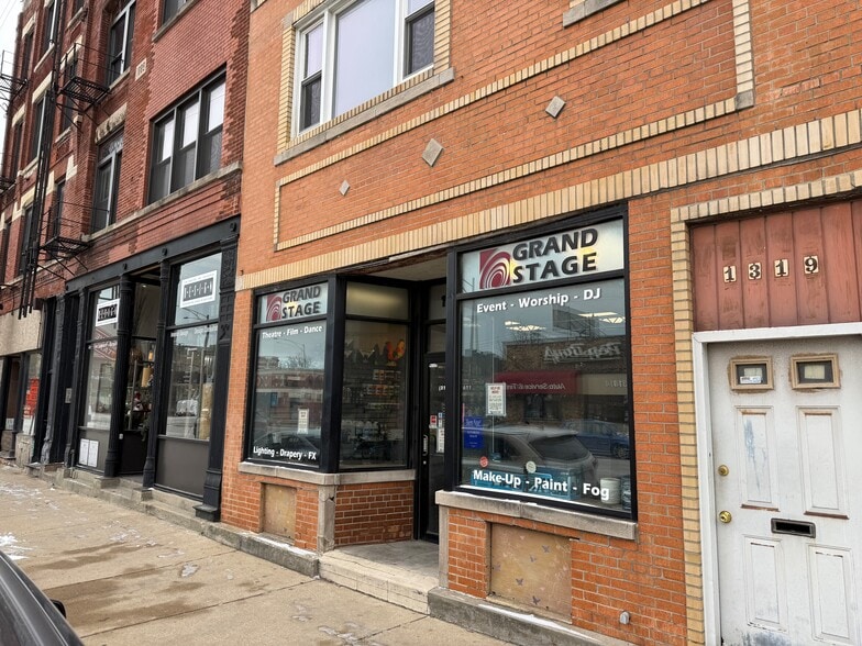 More Photos Of 1319 W Grand Ave, Chicago Storefront Retail Residential For Lease