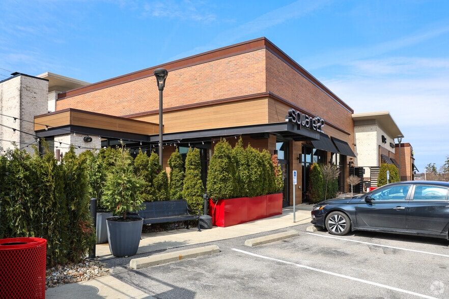 More Photos Of 13405-13485 Pearl Rd, Strongsville Freestanding For Lease