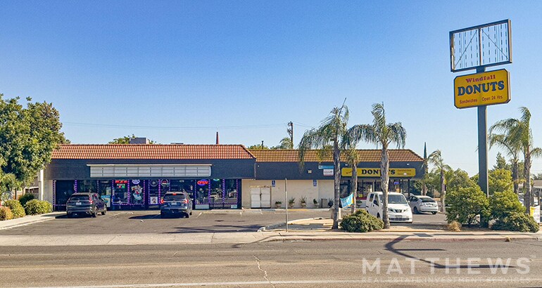 More Photos Of 2344 N Cedar Ave, Fresno Convenience Store For Sale