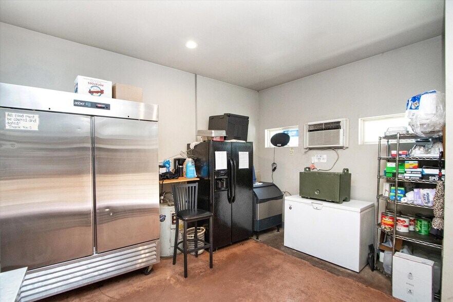 More Photos Of 3710 Waterwood Pass, Elmendorf Restaurant For Sale