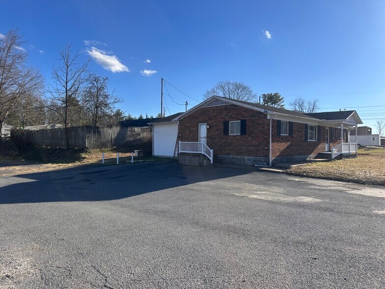 More Photos Of 346 Rural Acres Dr, Beckley Showroom For Sale
