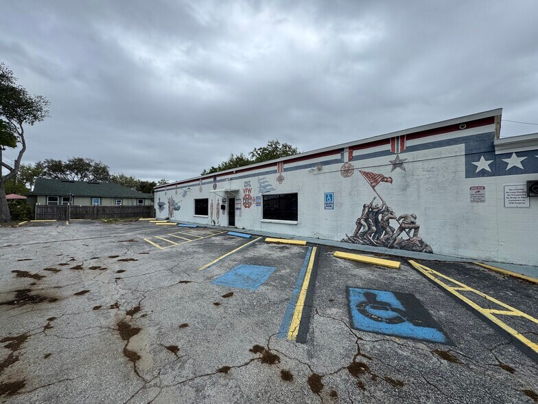 Primary Photo Of 1780 49th St S, Gulfport General Retail For Lease