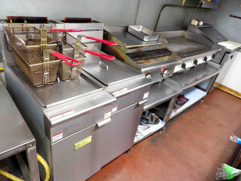 More Photos Of 245971 E Country Rd, Canton Service Station For Sale