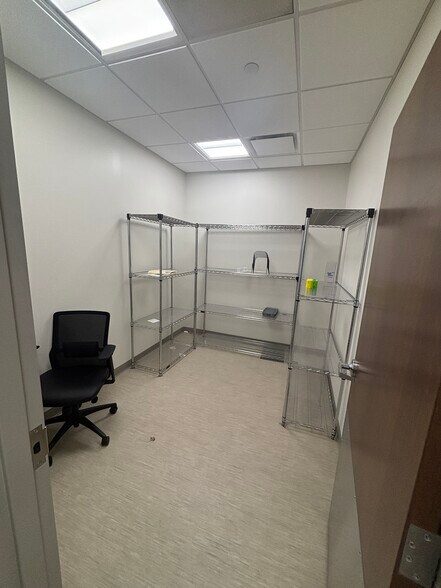 More Photos Of 1714 W Springfield Ave, Champaign Storefront For Lease