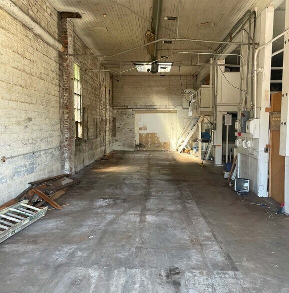 More Photos Of 1200-1218 N Killingsworth St, Portland Storefront For Sale