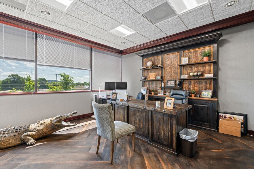 More Photos Of 3600 Wheeler Ave, Fort Smith Office For Sale