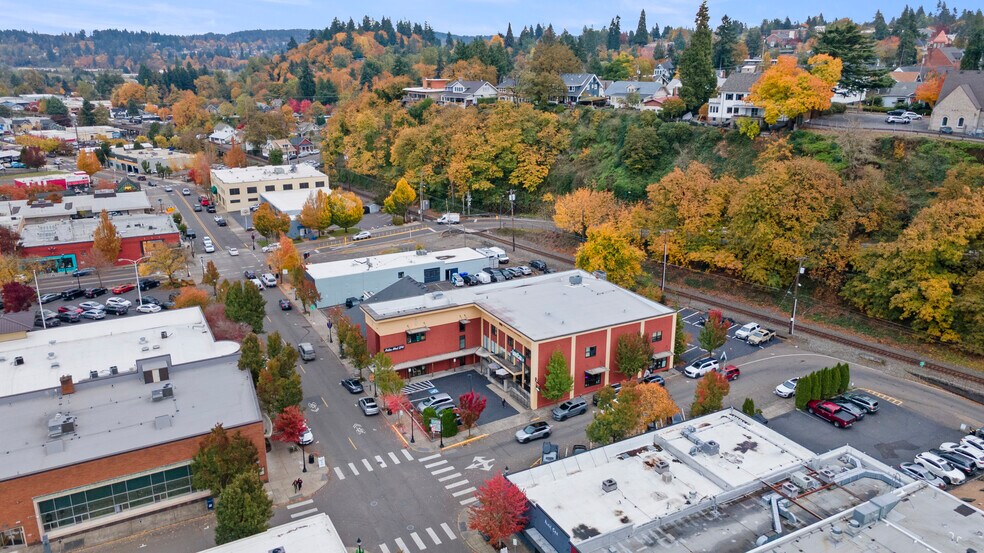 More Photos Of 900 Main St, Oregon City Storefront Retail Office For Lease