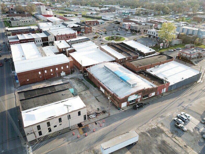 More Photos Of 106 E Market St, Lebanon Warehouse For Sale