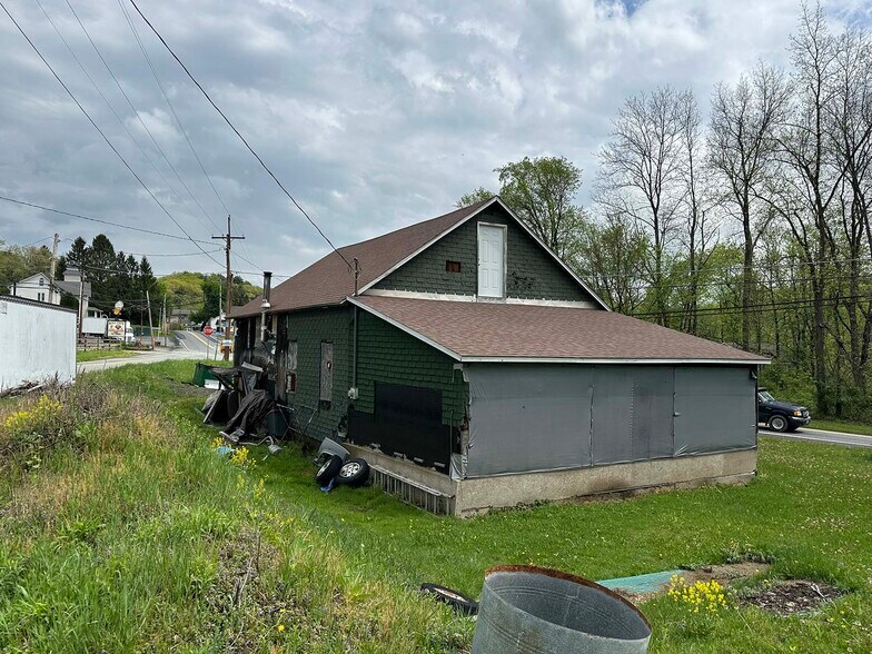 More Photos Of 1642-1646 PA-307, Lake Winola Auto Repair For Sale