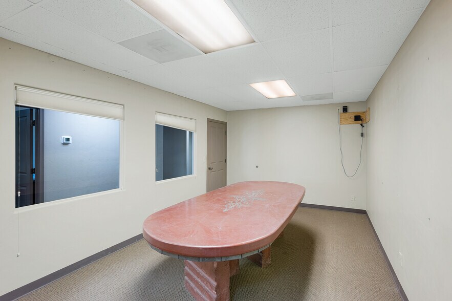 More Photos Of 3200 W Diamond St, Tucson Warehouse For Lease