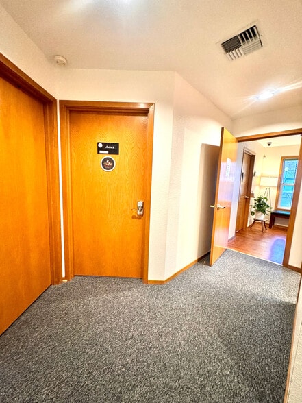 More Photos Of 1800 Cooper Point Rd SW, Olympia Office For Sale