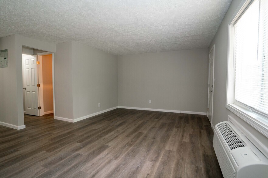 More Photos Of 412 Woodcreek Dr, Radcliff Apartments For Sale