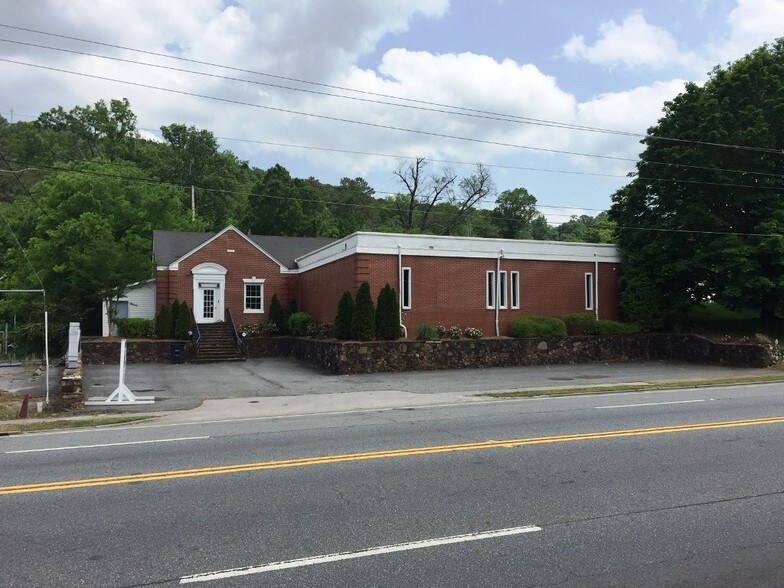More Photos Of 330 S Wall St, Calhoun Office For Lease