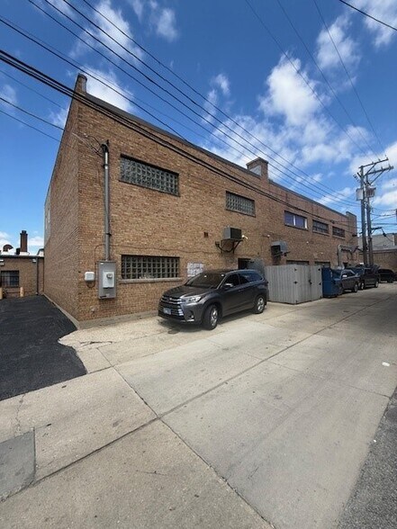 More Photos Of 22-24 Calendar Ave, La Grange Office For Sale