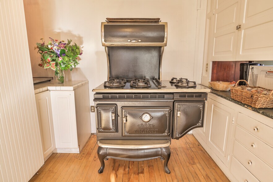 More Photos Of 310 E 2nd St, Trinidad Hospitality For Sale