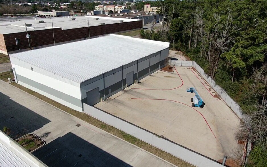 More Photos Of 20404 Whitewood Dr, Spring Warehouse For Lease