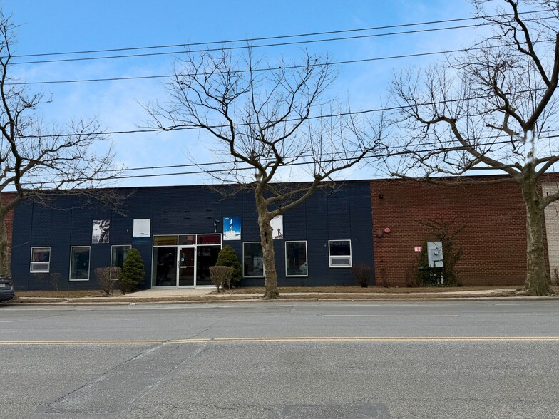 More Photos Of 1388-1390 Jerusalem Ave, North Merrick Warehouse For Lease