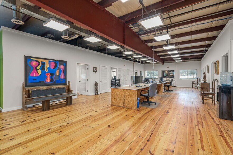 More Photos Of 9 Fowle St, Woburn Warehouse For Sale