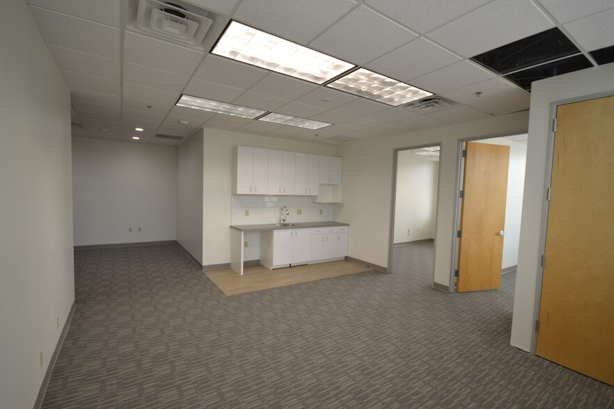 More Photos Of 3930 E Ray Rd, Phoenix Office For Lease