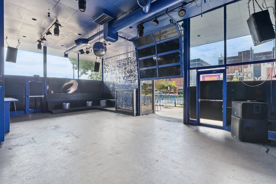 More Photos Of 1012 N Walker Ave, Oklahoma City Bar For Lease