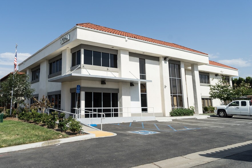 More Photos Of 17541 E 17th St, Tustin Office For Lease