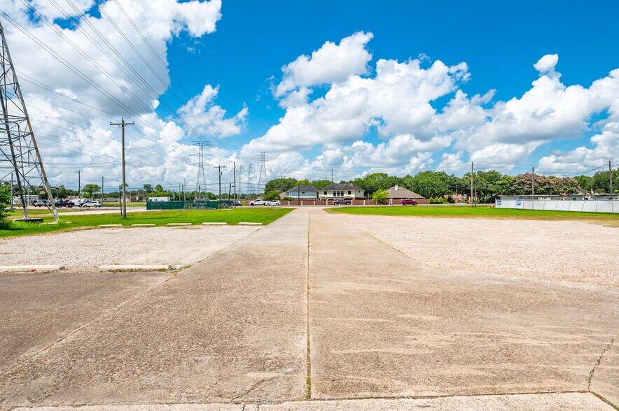 More Photos Of 1340 Highway 3 S, League City Freestanding For Sale