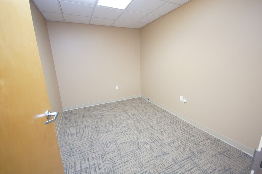 More Photos Of 16 Asylum St, Milford Medical For Lease