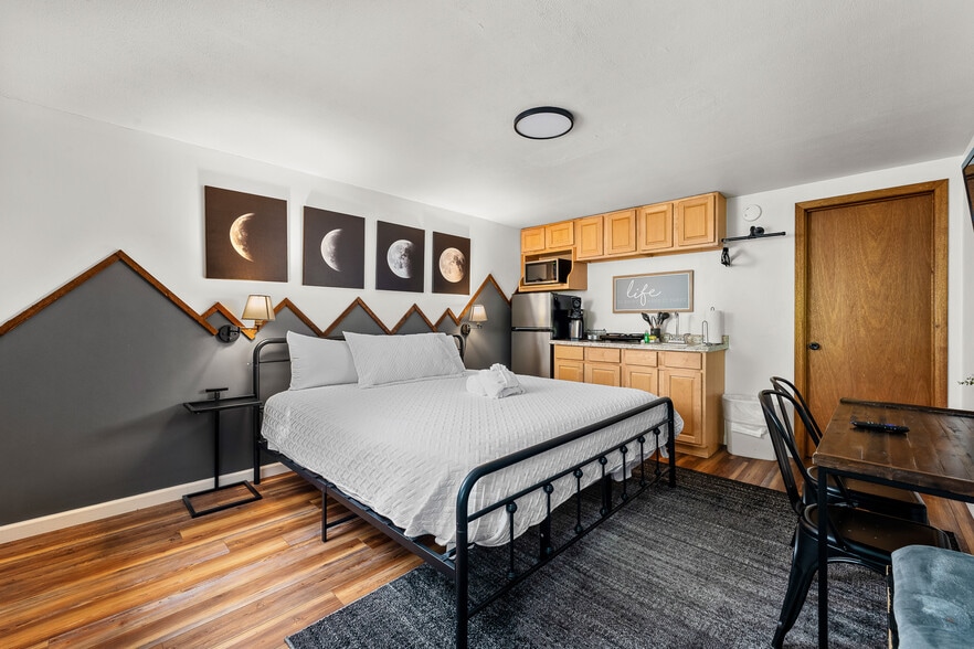 More Photos Of 3804 Wears Valley Rd, Sevierville Hotel For Sale