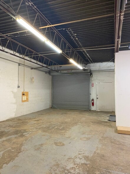 More Photos Of 64 Brook Ave, Deer Park Distribution For Lease