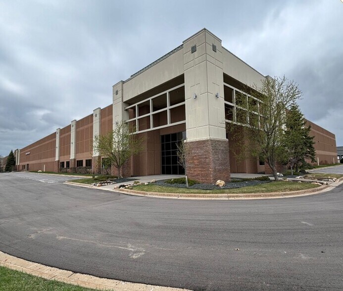 Primary Photo Of 12999 N Wilfred Ln, Rogers Warehouse For Lease