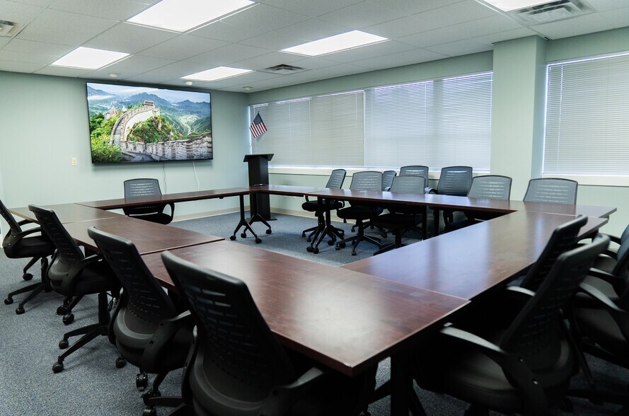 More Photos Of 731 James St, Syracuse Office Residential For Lease