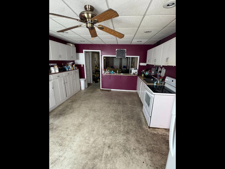 More Photos Of 107 E Jefferson St, Bloomfield Office Residential For Sale