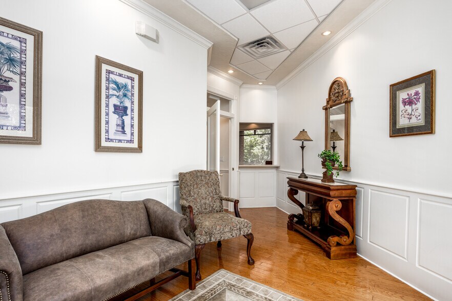 More Photos Of 2750 NW 43rd St, Gainesville Office For Lease