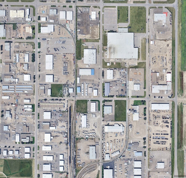 More Photos Of 3805 14 Av N, Lethbridge Warehouse For Lease
