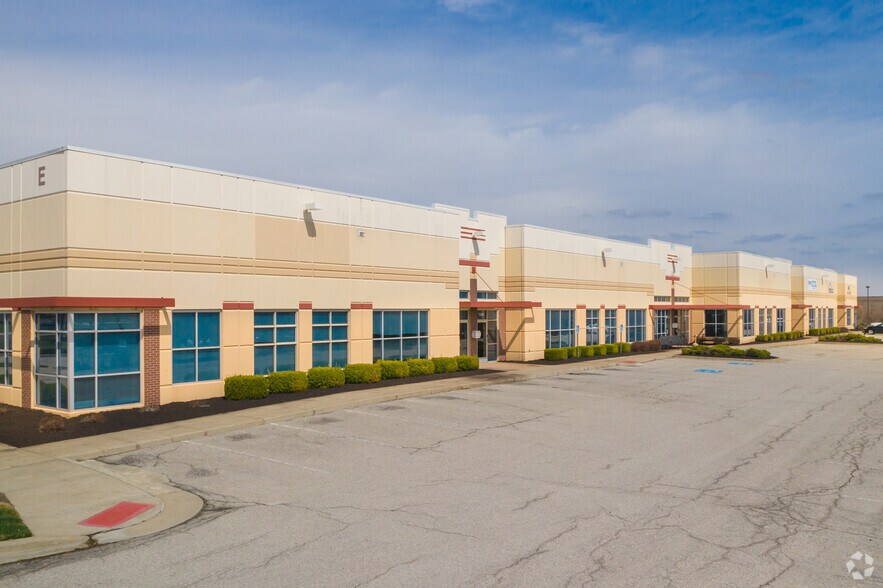 More Photos Of 11025-11091 Strang Line Rd, Lenexa Office For Lease