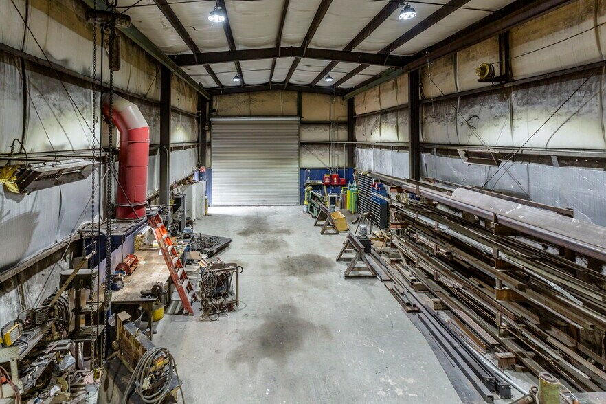 More Photos Of 806 Island Ford Rd, Mcgaheysville Warehouse For Lease