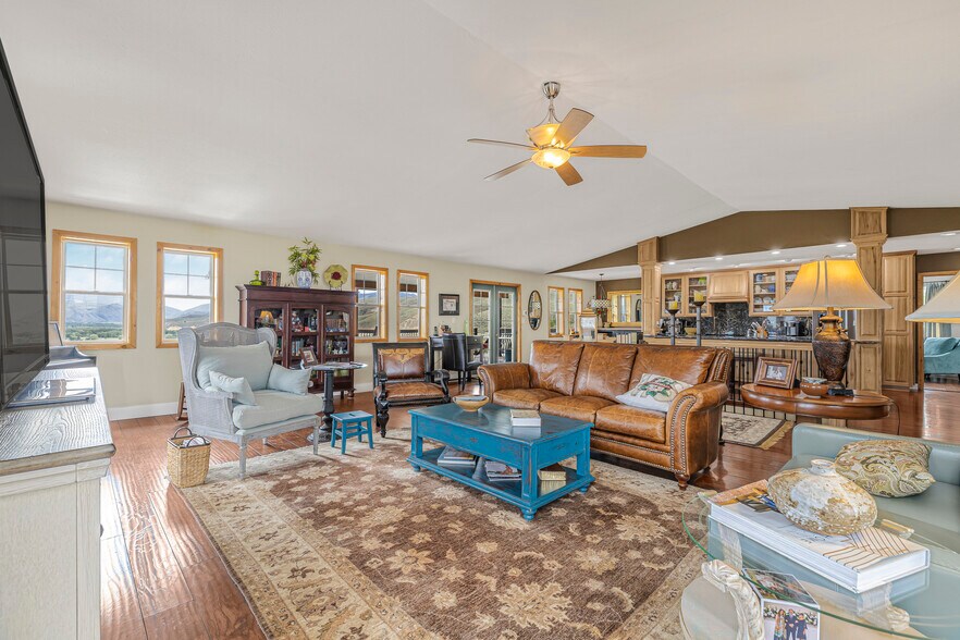 More Photos Of 13 Gott Ln, Salmon Hospitality For Sale
