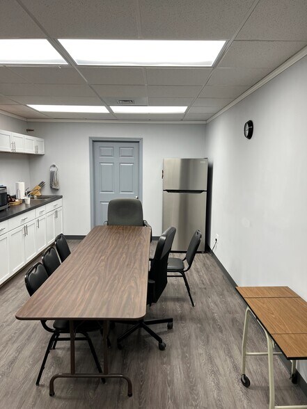 More Photos Of 844 169th St, Hammond Medical For Lease