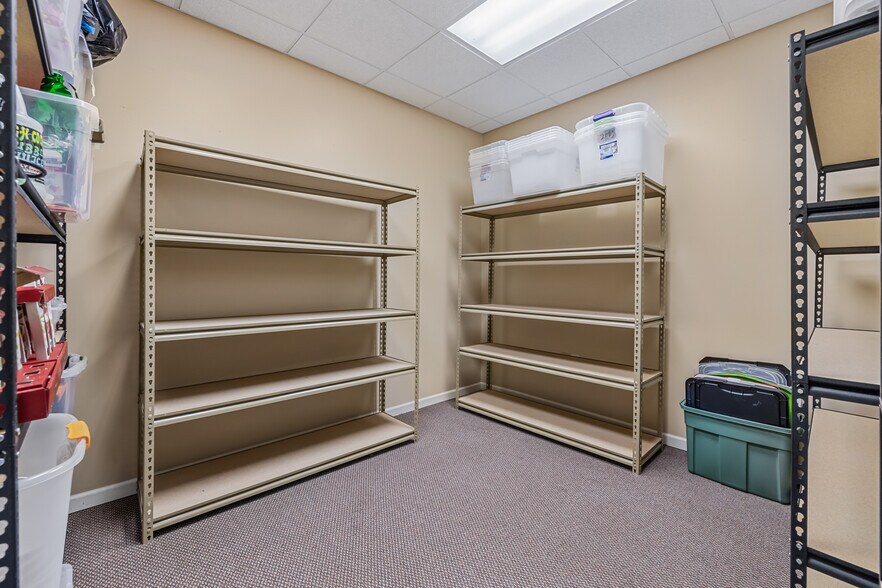 More Photos Of 42 N Main St, Hartford Storefront Retail Residential For Sale