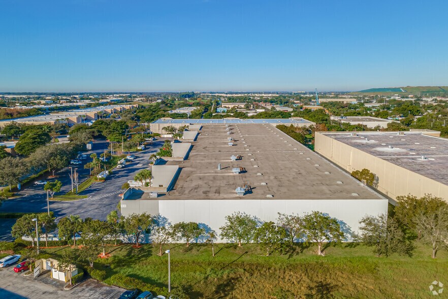 More Photos Of 2101-2131 Park Central Blvd N, Pompano Beach Warehouse For Lease