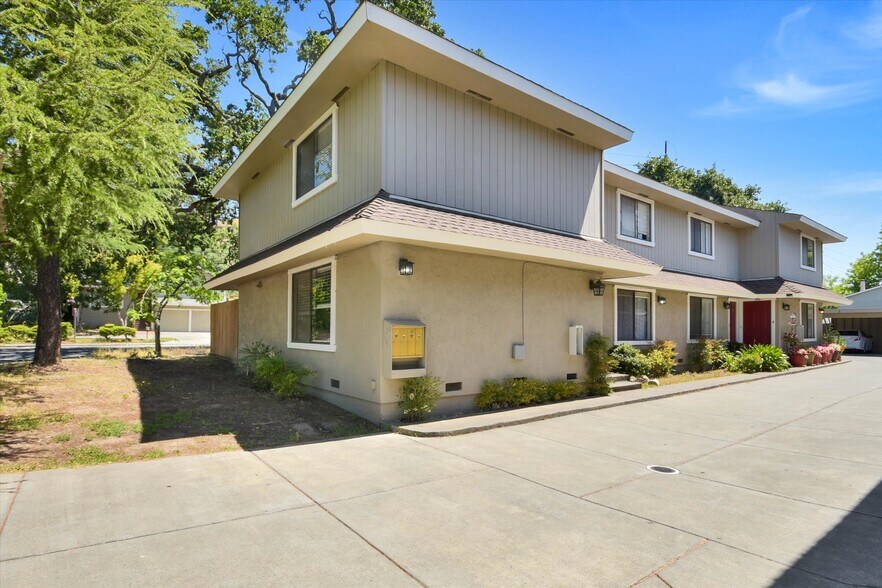 More Photos Of 1052 7th St, Novato Multifamily For Sale