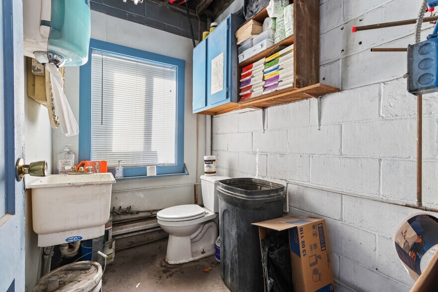 More Photos Of 1413 N 5th St, Stroudsburg Service For Sale