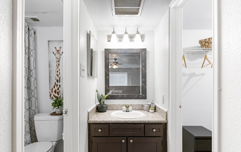 More Photos Of 8600 S Course Dr, Houston Apartments For Sale