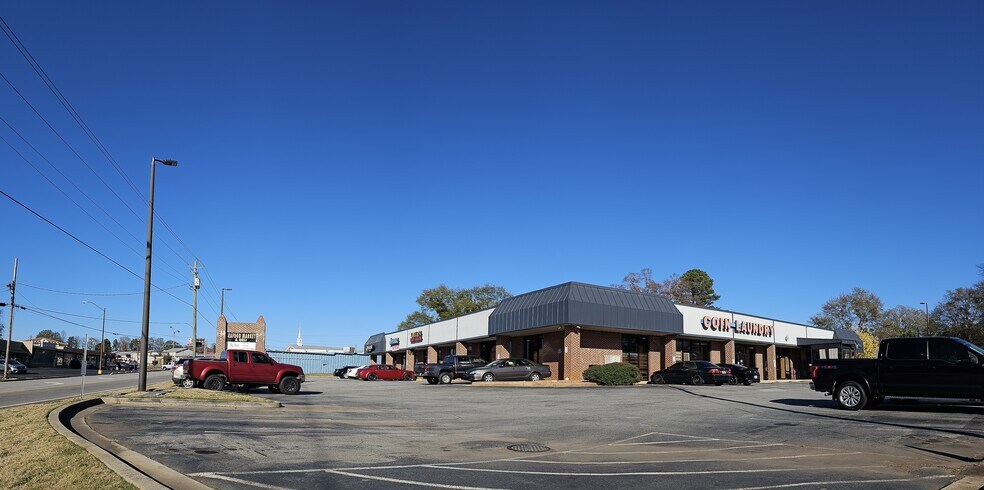 More Photos Of 227 Atlanta Hwy, Gainesville Freestanding For Sale