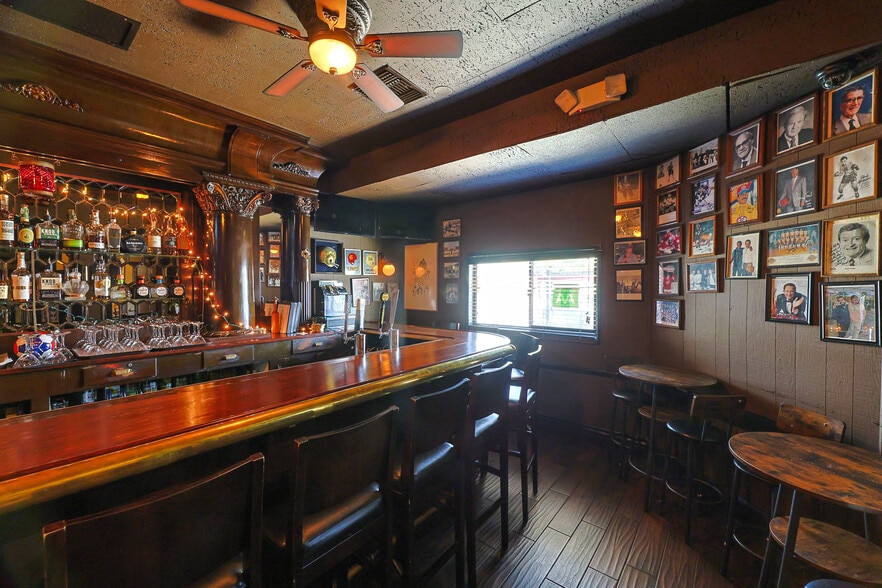 More Photos Of 4557 Sherman Oaks Ave, Sherman Oaks Restaurant For Lease