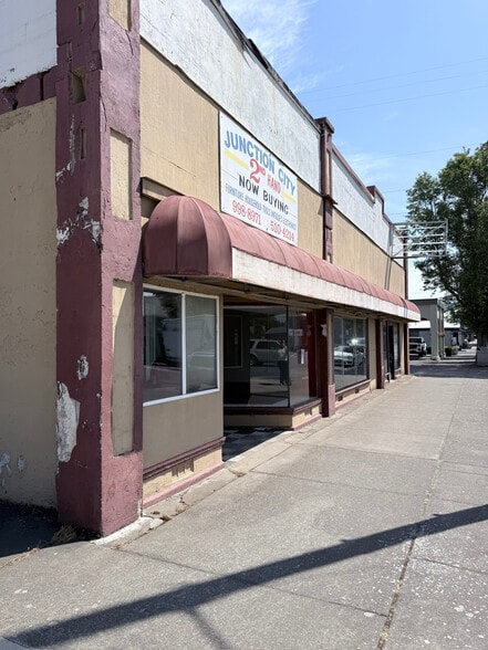More Photos Of 610-640 Ivy St, Junction City Storefront For Sale