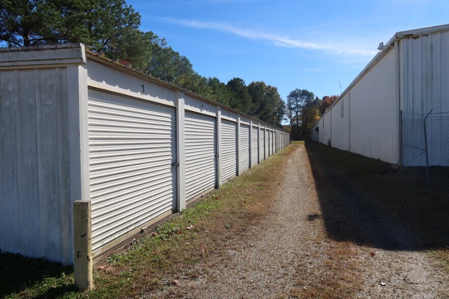 More Photos Of 10791 E Finch St, Middlesex Warehouse For Sale