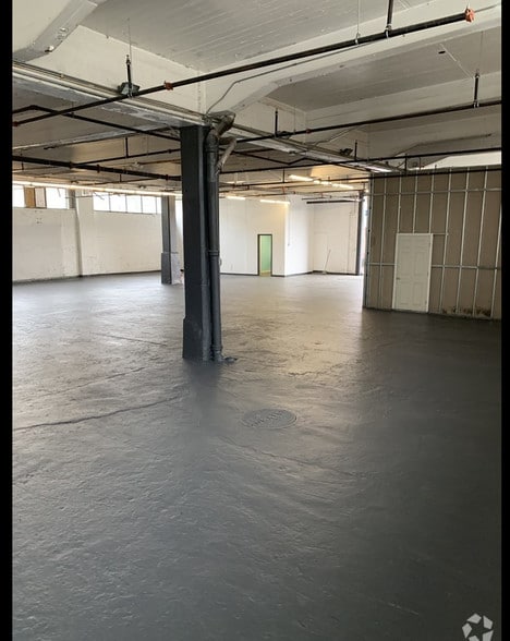 More Photos Of 259 Quincy St, Boston Warehouse For Lease