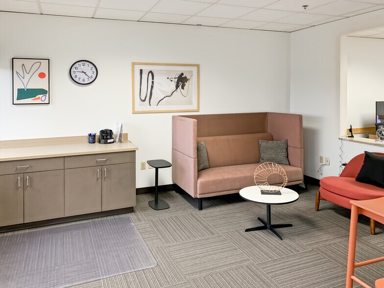 More Photos Of 2815 2nd Ave, Seattle Coworking Space