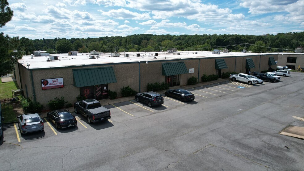 More Photos Of 6805 W 12th St, Little Rock Flex For Lease